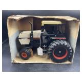 ERTL 1/16 CASE 2594 TRACTOR WITH CAB IN ORIGINAL