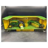 ERTL BRITAINS 1/16 330 UTILITY WIDE FRONT TRACTOR