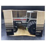 SCALE MODELS WHITE 2-180 FIELD BOSS TRACTOR