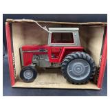 ERTL MASSEY FERGUSON 590 TRACTOR -