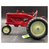 1/16 SCALE DIE-CAST METAL TRACTOR MADE IN U.S.A.