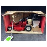 ERTL 1/12 SNAPPER REAR ENGINE RIDER MOWER IN