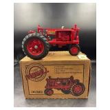 ERTL 1/16 MCCORMICK DEERING FARMALL F-20 TRACTOR