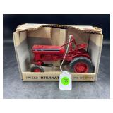 ERTL 1/16 INTERNATIONAL CUB 1976-1979 WIDE FRONT