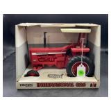ERTL 1/16 INTERNATIONAL 826 WIDE FRONT CANOPY