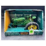 ERTL 1/16 JOHN DEERE 1937 MODEL "BN" TRACTOR IN