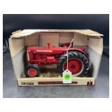 ERTL 1/16 INTERNATIONAL 650 DIESEL WIDE FRONT