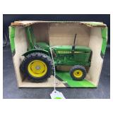 ERTL 1/16 JOHN DEERE COMPACT UTILITY TRACTOR IN