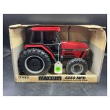 1994 ERTL CASE INTERNATIONAL MAXXUM 5250 MFD