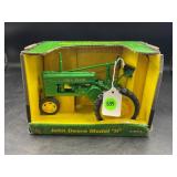 ERTL 1/16 JOHN DEERE MODEL "H" TRACTOR IN ORIGINAL
