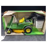 ERTL 1/12 JOHN DEERE REAR ENGINE RIDING MOWER IN