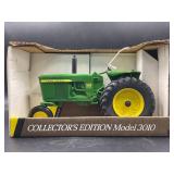 ERTL JOHN DEERE MODEL 3010 TRACTOR
