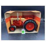 1986 ERTL CASE 600 TRACTOR - 1/16 SCALE DIE-CAST