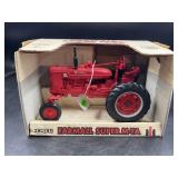 ERTL 1/16 FARMALL SUPER M-TA TRACTOR IN ORIGINAL