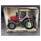 ERTL 1/16 MASSEY FERGUSON 3650 4WD WIDE FRONT CAB