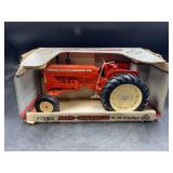 ERTL 1/16 ALLIS-CHALMERS D-19 WIDE FRONT TRACTOR