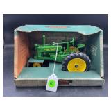 1996 ERTL JOHN DEERE 1937 MODEL "B" TRACTOR