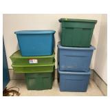 LOT OF 7 PLASTIC STORAGE TOTES