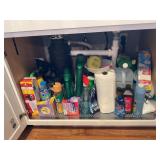 CONTENTS OF CABINET IN KITCHEN - CLEANING SUPPLIES