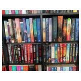 100+ PAPERBACK BOOKS BY JOHN GRISHAM, ANDREW GROSS