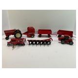 INTERNATIONAL 1/64 & 1/32 FARM TOY TRACTORS AND