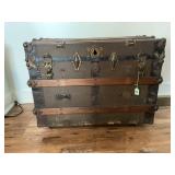 ANTIQUE FLAT TOP STEAMER TRUNK ON WHEELS - 32' X