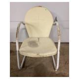 VIINTAGE METAL PATIO CHAIR