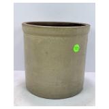 1 GALLON PRIMITIVE STONEWARE CROCK