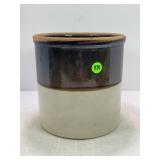 1 GALLON PRIMITIVE STONEWARE CROCK