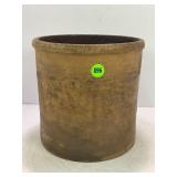 1 GALLON PRIMITIVE STONEWARE CROCK
