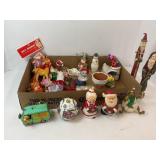 LOT OF CHRISTMAS ORNAMENTS.