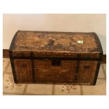 ANTIQUE STEAMER TRUNK