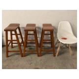LOT OF 3 WOOD BAR STOOLS AND OTHER CHAIR - SEAT