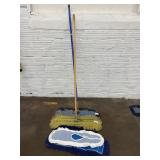 24" DUST MOPS W/EXTRA DUST MOPS, FRAMES & HANDLES