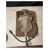 F.S. CARBON CO. VINTAGE CAST IRON MALTED WAFFLE