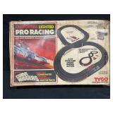 TYCO CALIFORNIA LIGHTED PRO RACING WITH CURVE
