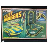 TYCO CLIFF HANGERS NITE-GLOW COMPLETE SET IN