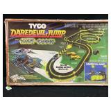 TYCO DAREDEVIL JUMP WITH NITE-GLOW COMPLETE SET