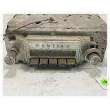 VINTAGE PONITAC CAR RADIO