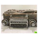 VINTAGE AM PUSH BOTTON CAR RADIO