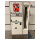 VINTAGE 7-UP SODA BOTTLE VENDING MACHINE
