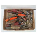 LARGE LOT OF CRAFTSMAN SCREWDRIVERS