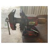 ALLTRADE IRONMAN PROFESSIONAL DUTY 6" BENCH VISE