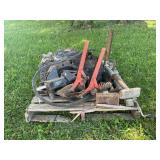 SKID OF TRAILER JACKS, BARBED WIRE, PTO DRIVEN