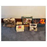 VINTAGE SINGER SEWING MACHINE WITH ATTACHMENTS &