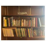 LARGE LOT OF ASSORTED BOOKS - NORTH AMERICAN