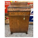 NEW ROYAL ANTIQUE SEWING MACHINE - ILLINOIS SEWING