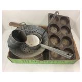 LARGE LOT OF GRANITEWARE / ENAMELWARE & WOOD