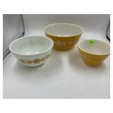 PYREX 3 PC BUTTERFLY GOLD NESTING MIXING BOWL SET-