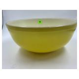 PYREX 404 YELLOW PRIMARY COLORS MIXING BOWL